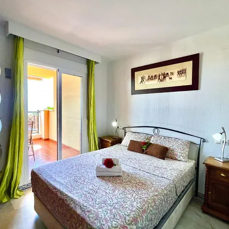 House Three By Gloove Διαμέρισμα Τορεβιέχα