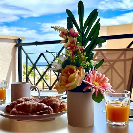 House Three By Gloove * Τορεβιέχα