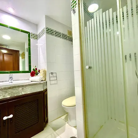 House Three By Gloove * Τορεβιέχα